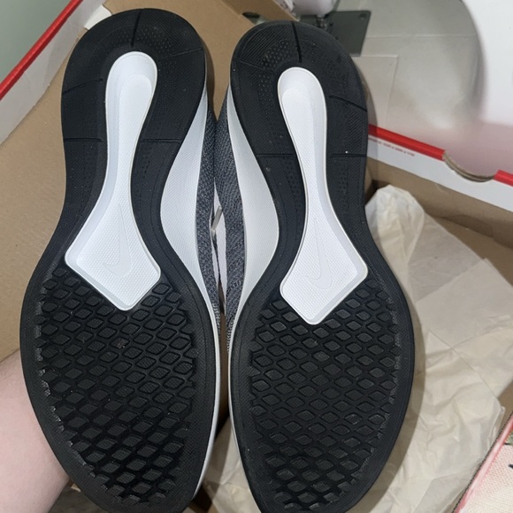 Women’s Nike DualTone Racer Sneaker Size 9 - Picture 4 of 6